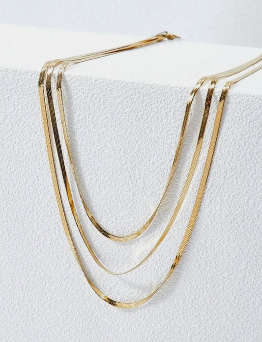The Thin Snake Necklace