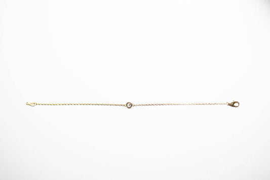 Single diamond bracelet in 14k solid yellow gold